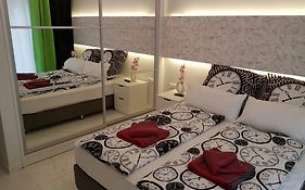 Laura Aristotelous Square Apartment